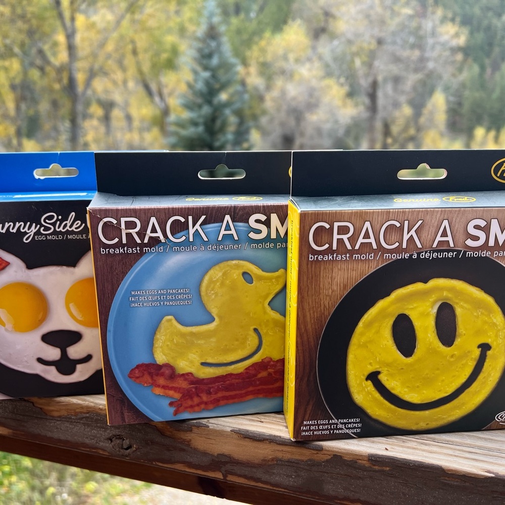 🎁 NEW Crack A Smile and Funny Side Up Egg Molds - Great Holiday Gifts 🎁